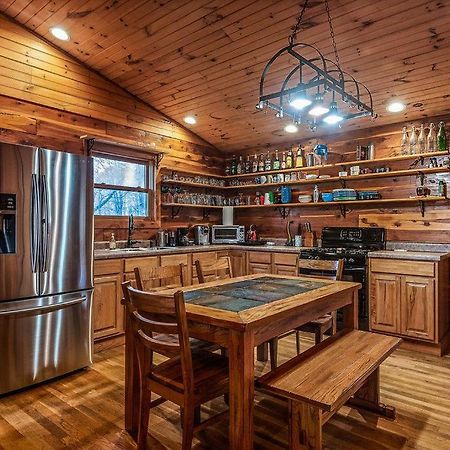 Fly Away Cabin- Modern, Serene, And Convenient Compton ภายนอก รูปภาพ